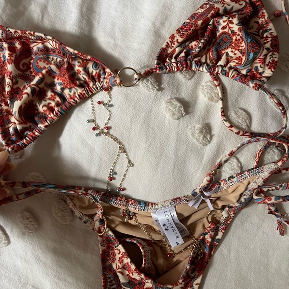 Bananhot Bikini Chain Top & Bottom in Indian Paisley size small. ALL SOLD OUT!!! - Picture 4 of 7